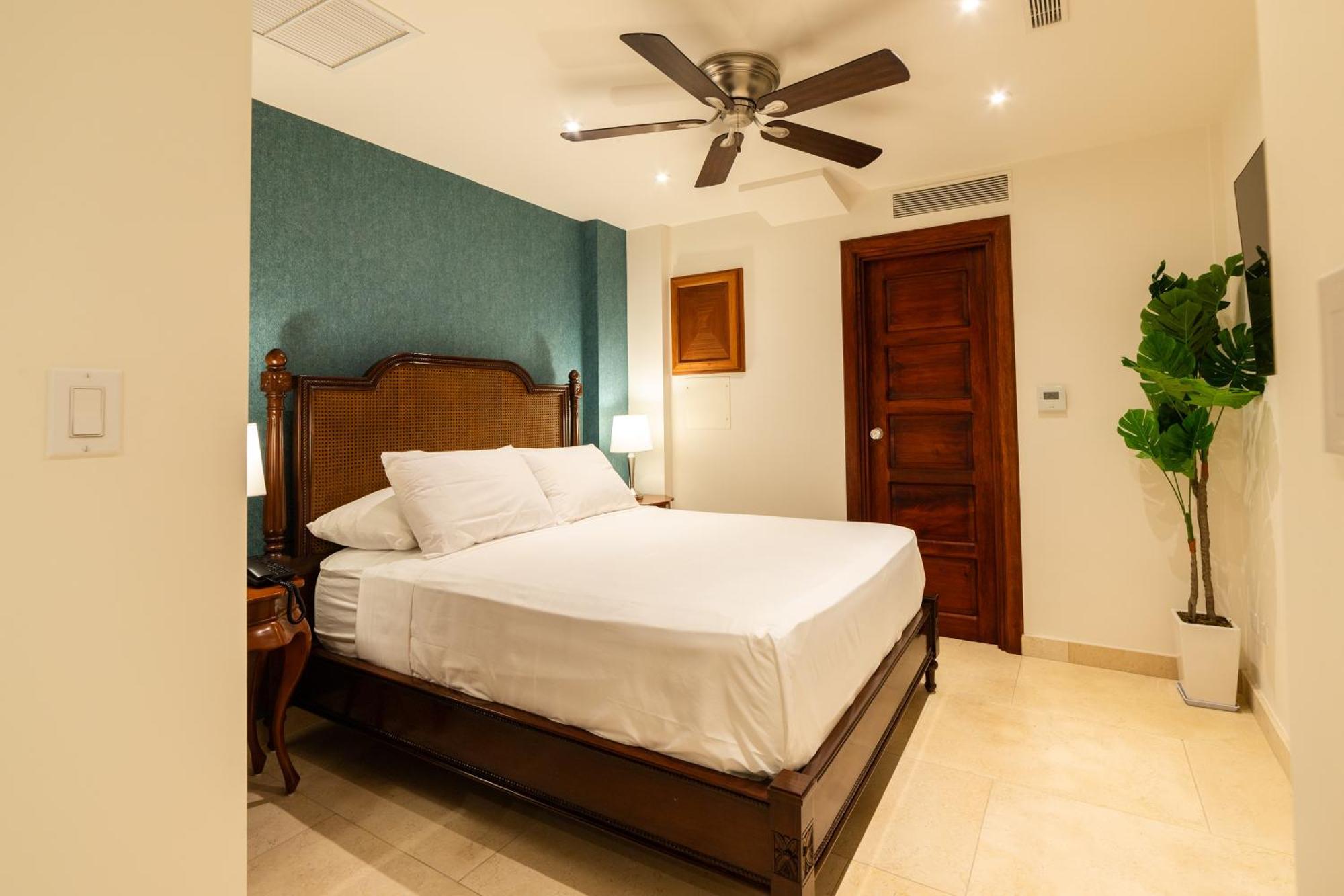 Hotel Plaza Herrera Panama City Exterior photo